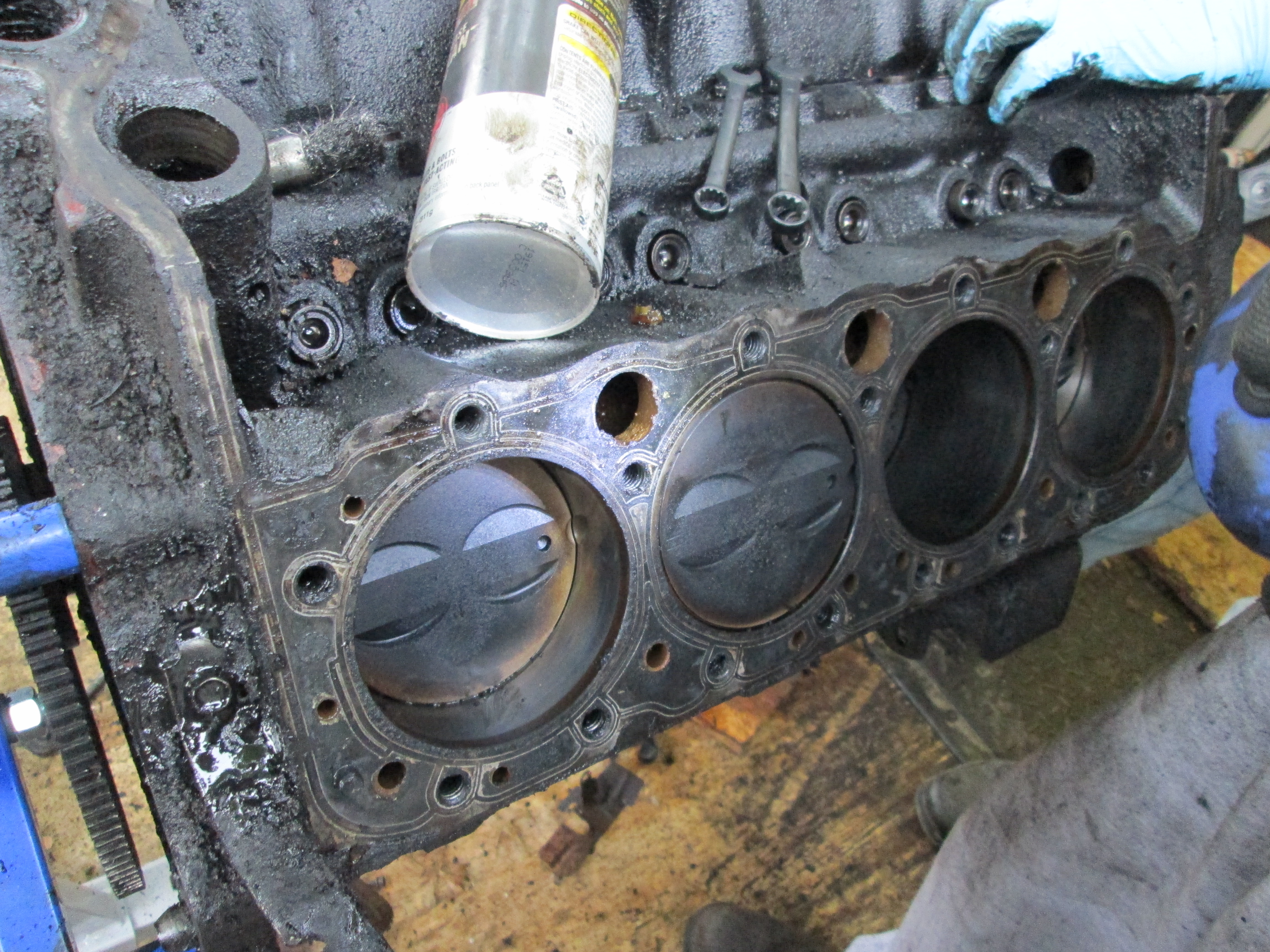 Left side pistons